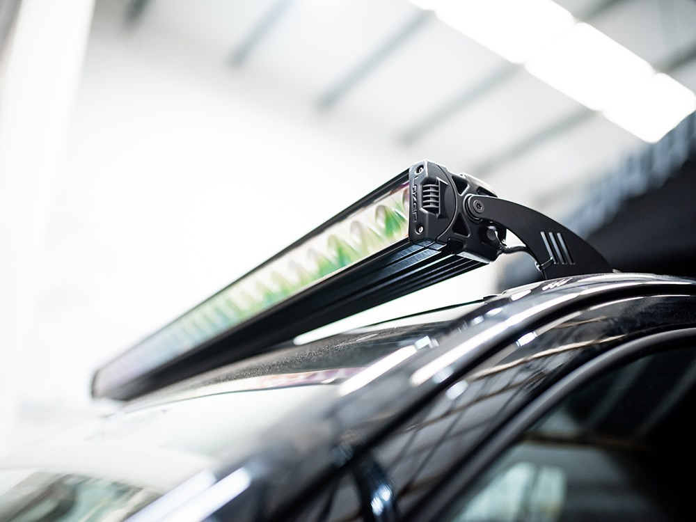 Zestaw do montażu na dachu lampy LAZER LInear 42/ Triple-R 24 - Toyota Hilux (2018 -) bez relingów dachowych