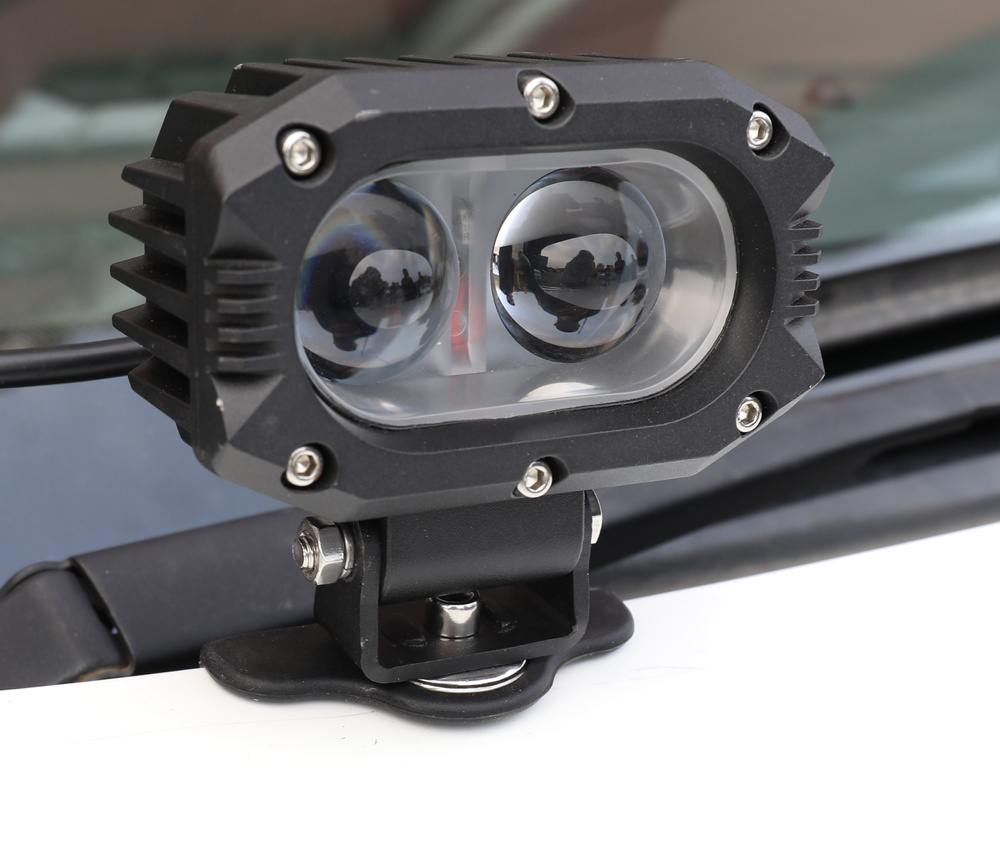 Uchwyt na maskę do led bar 2 sztuki w zestawie