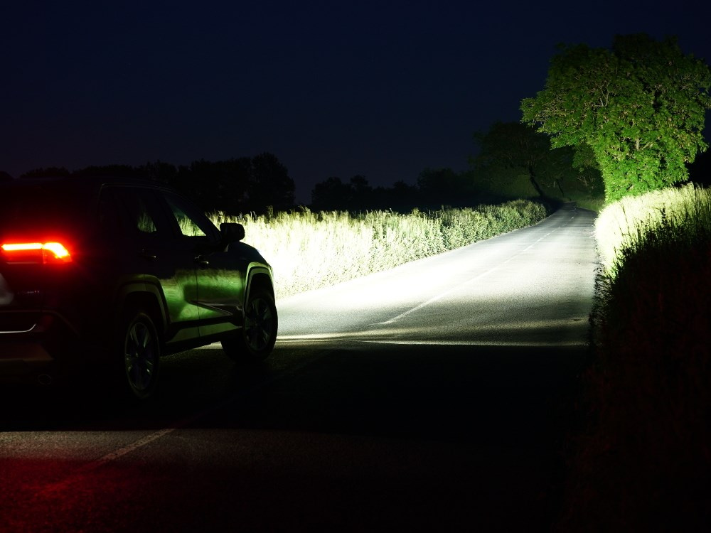 Zestaw lampy LAZER Linear 18 Elite - z systemem montażu w fabrycznym grillu - Toyota RAV4 Plug-In (2020 -)