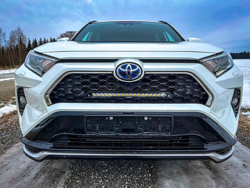 Zestaw lampy LAZER Linear 18 Elite - z systemem montażu w fabrycznym grillu - Toyota RAV4 Plug-In (2020 -)