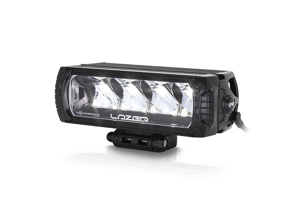 Zestaw dwóch lamp LAZER TRIPLE-R 750 (Gen2) z systemem montażu w fabrycznym grillu - Toyota V8 LC200 Series (2015 -)