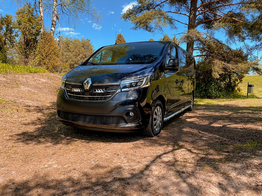 Zestaw dwóch lamp LAZER TRIPLE-R 750 (Gen2) z systemem montażu w fabrycznym grillu - Renault Trafic (2019 -)
