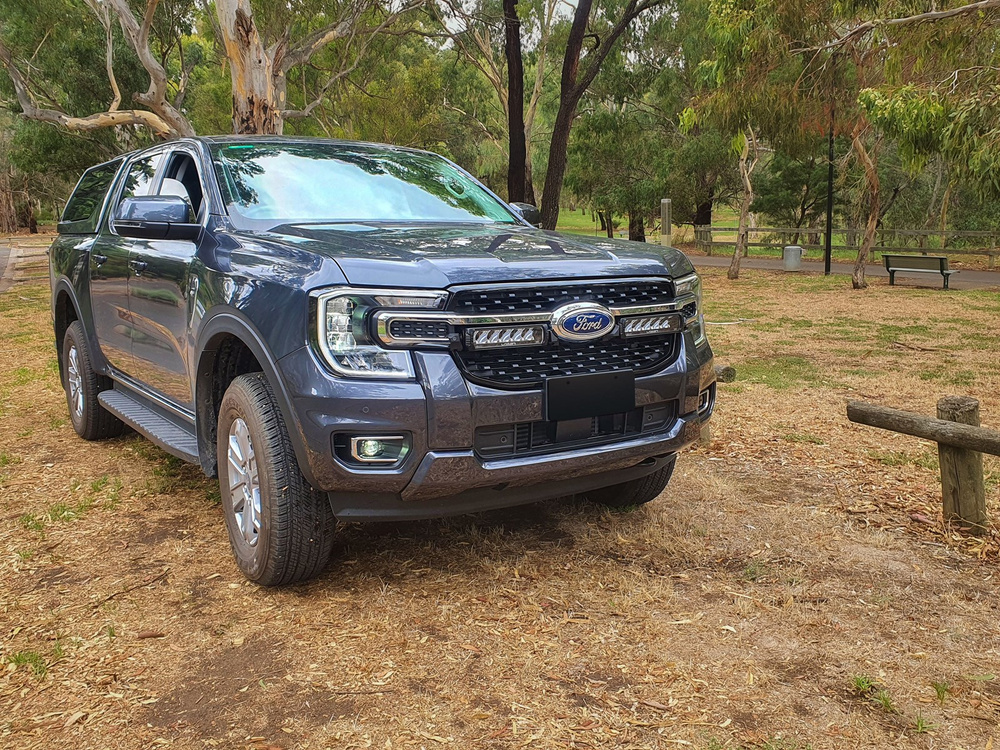 Zestaw dwóch lamp LAZER TRIPLE-R 850 (Gen2) z systemem montażu w fabrycznym grillu – Ford Ranger Wildtrak (2023 -)