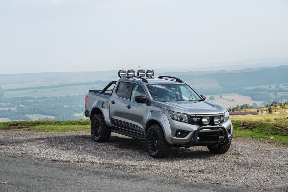 LAZER Sentinel 9'' Chrome ze światłami pozycyjnymi – okrągła lampa LED