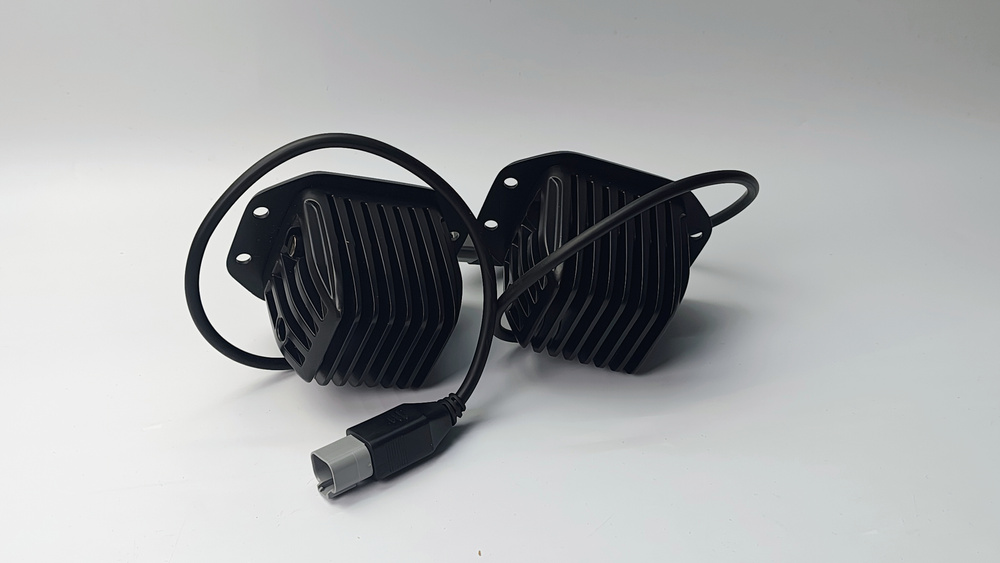 Lampa cofania + przeciwmgielna czerwona E9, pakiet z kablem, konwersja USA