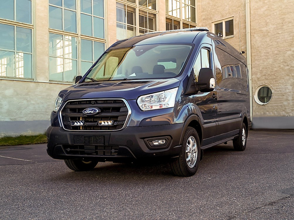 Zestaw dwóch lamp LAZER TRIPLE-R 750 Elite (Gen2) z systemem montażu w fabrycznym grillu - Ford Transit (2019 -)