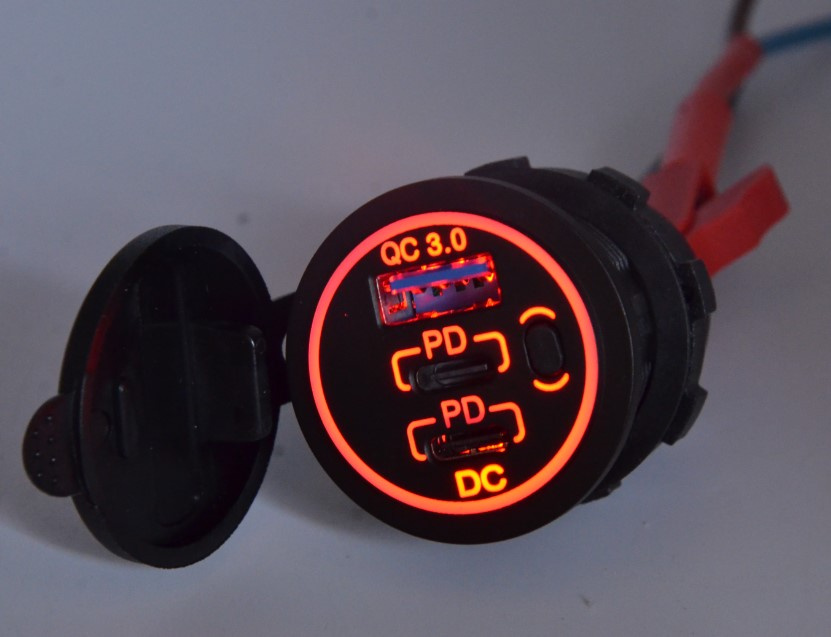 Ładowarka samochodowa 1x USB + 2x PD szybkie ładowanie QC 3.0