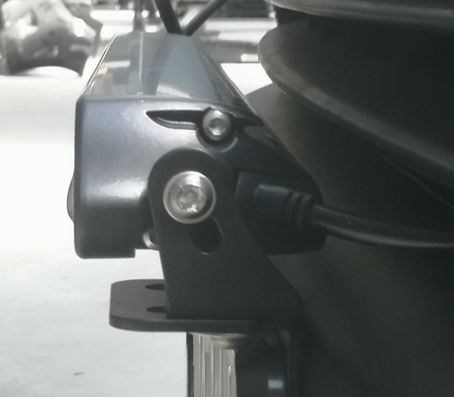 Zestaw do montażu oświetlenia serii LAZER na tablicy rejestracyjnej